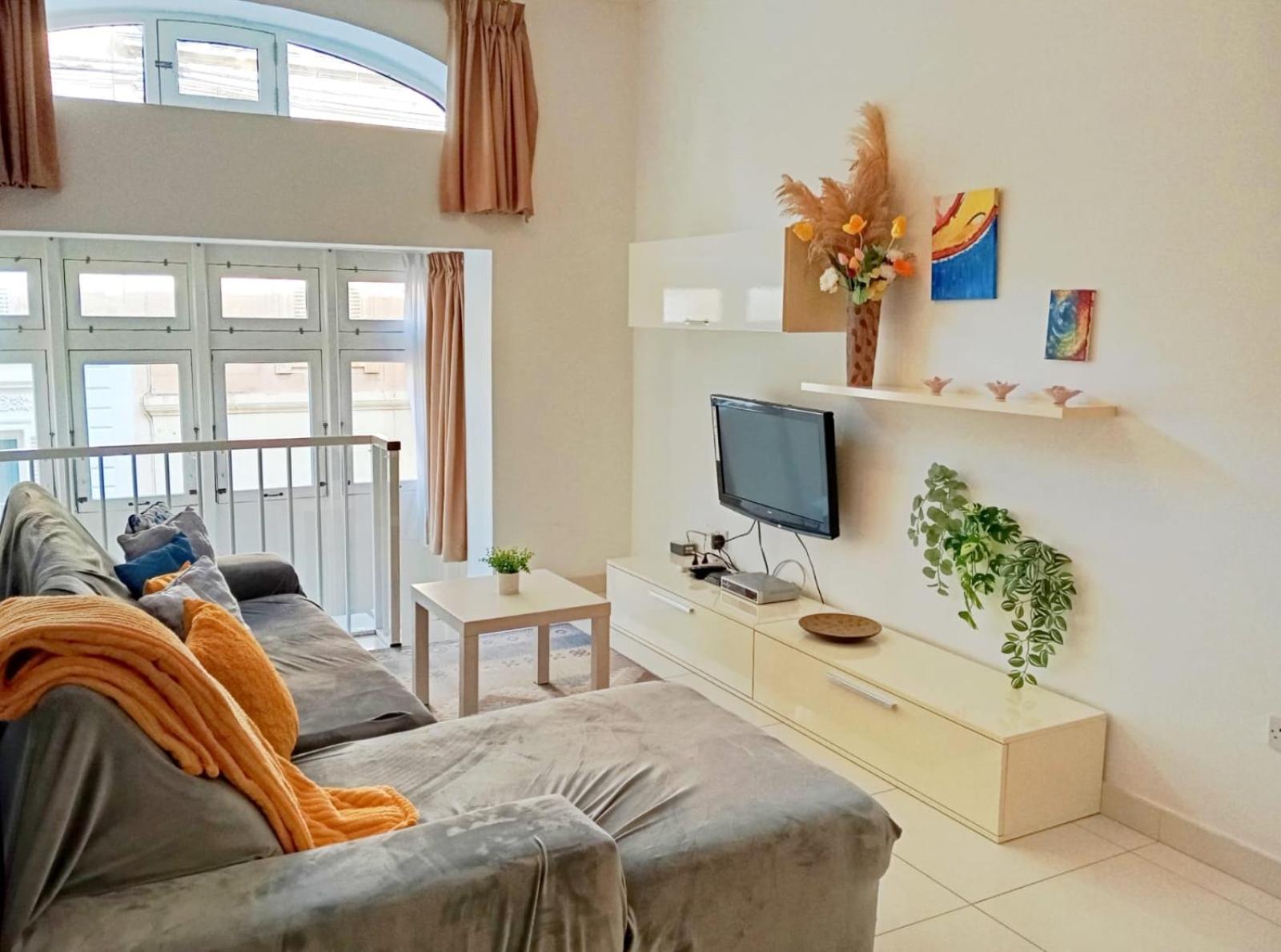 Modern Apartment In The Heart Of Sliema Steps From The Seafront Dış mekan fotoğraf